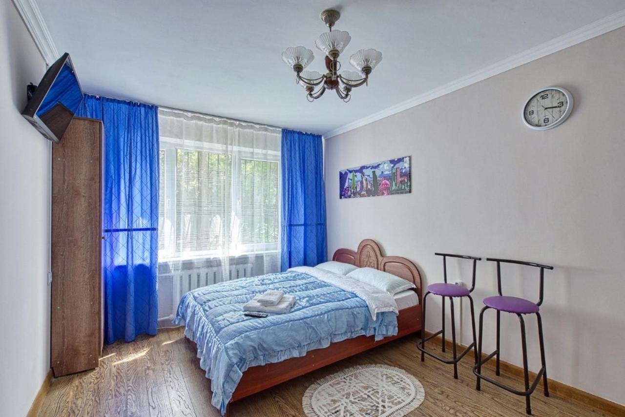 Апартаменты На Улице Клочкова, 128 Almaty Exterior foto
