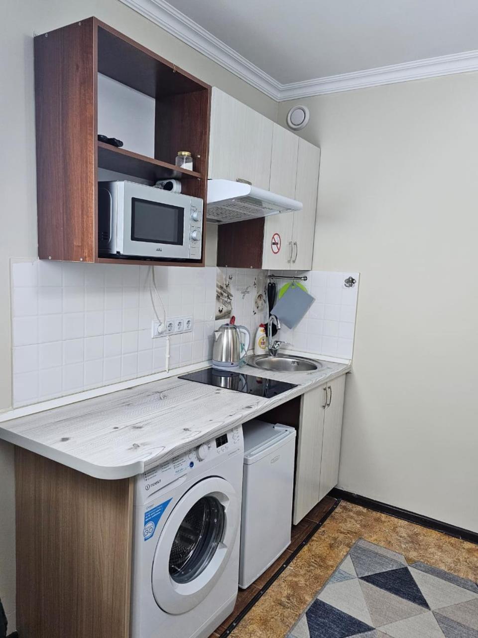 Апартаменты На Улице Клочкова, 128 Almaty Exterior foto