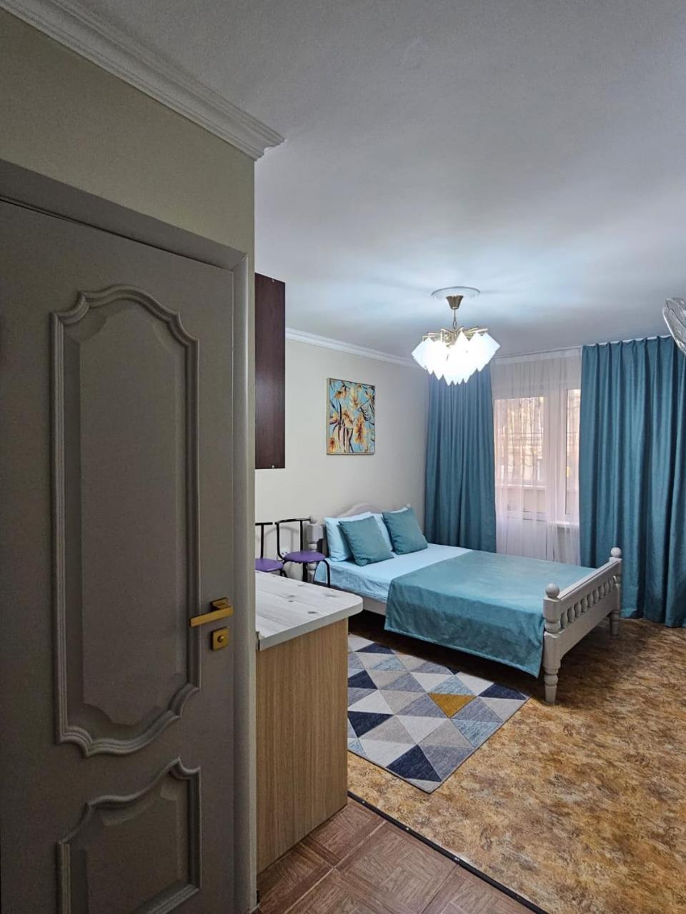 Апартаменты На Улице Клочкова, 128 Almaty Exterior foto